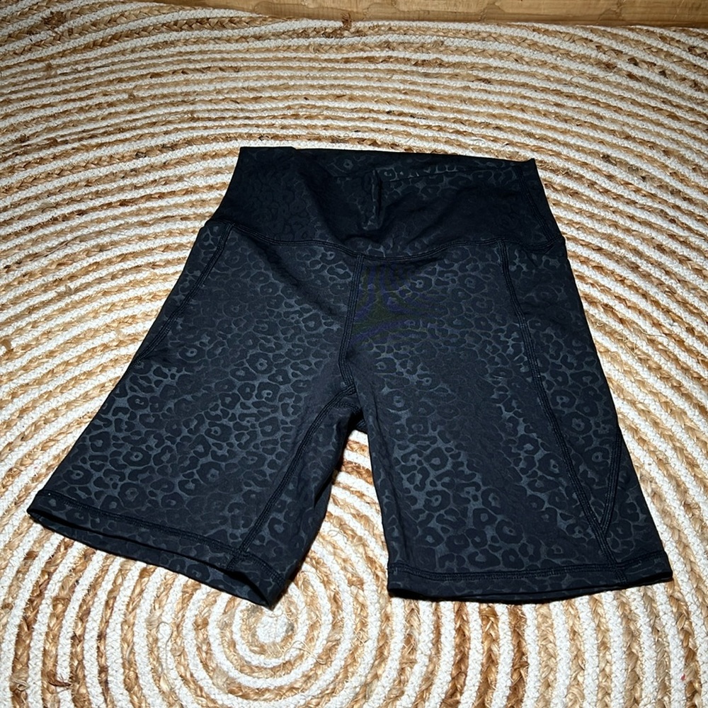 Senita Athletics Biker Shorts (8 in. inseam) - Black Leopard Size S